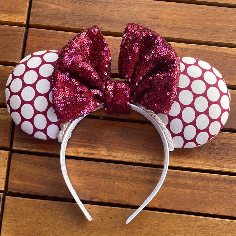 Polka dot Minnie Mouse ears